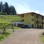 Agritur Al Vigneto Bed and Breakfast 3*