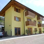 Agritur Al Vigneto Bed & Breakfast