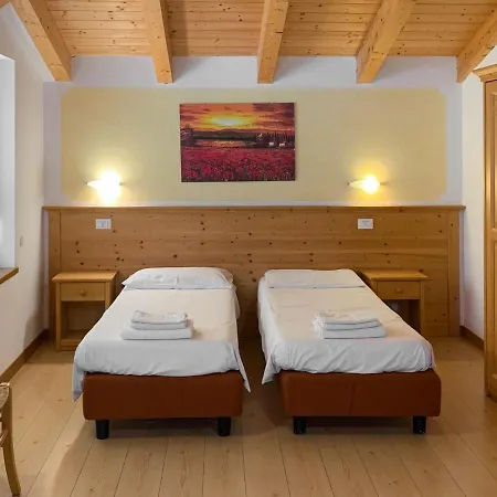 Agritur Al Vigneto 3* トレント